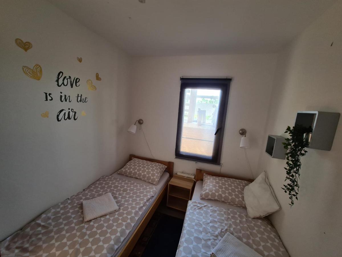 Apartmani Bellevue Vir Bagian luar foto
